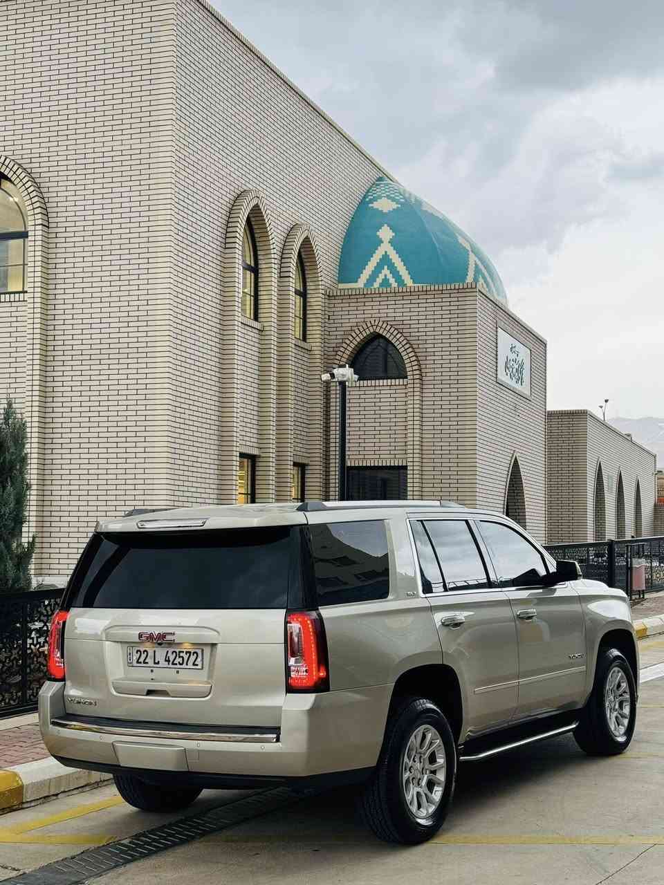 🍃اللَّهُمَّ صَلِّ عَلَى مُحَمَّدٍ وَعَلَى آلِ مُحَمَّدٍ 
‏GMC YUKON SLT 2017 
رقم اربيل (رقم وهزه جديده تحویل مباشر )
ماشیە ١٢٥ الف کم حقیقی ...

#سعر السياره  (٣١٨ ورقە) مناسب وبیها مجال بصیط 
مكان السياره سلیمانیە مرکز المدینە
للاستفسار 📲 ***********

سیارە مکفولە من صبوغ بشرط نهائیان ماکو صبوغ و حیل جدیدە و حلوە ماشااللە بیها بس مکانین PDR شغلها حلو مصلح یعنی الا بلسونار تبین بلعین ابد ماتشوفهە و سیارە گاعدە و باقیە و احلی من الصور .. 
محرك و الگیر بشرط شهر مامفتوح و ماملعوب بیە بشرط بدون صوت او تبخیر او ای خلل جاهزە میە بل میە 🙏🏻

 مواصفات SLT فوول ما عدا الفتحە 
(( ثلاجە ،، بصمە ،، کشنات جلد و کشن میموری خزن ،، قاصە ،، کشنات تدفئە تبرید  ستیرن هیتر صندوق جک ،، بصمە ،، رادار امامی و خلفی ،، رادار جانبی مرایات ،، نضام قیادە الذاتیە و تحدید سرعە  ،، شغال تشغیل عن بعد ،، کشنات کهربائی ،، حساس امامی و خلفی شاشە کبیر و کامیرا و بعد هوایە مواسفات ))
