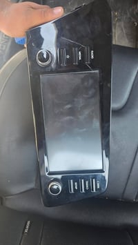 شاشة النترا تجميع اصلية للبيع  السعر 125  رقم الهاتف 07738310044