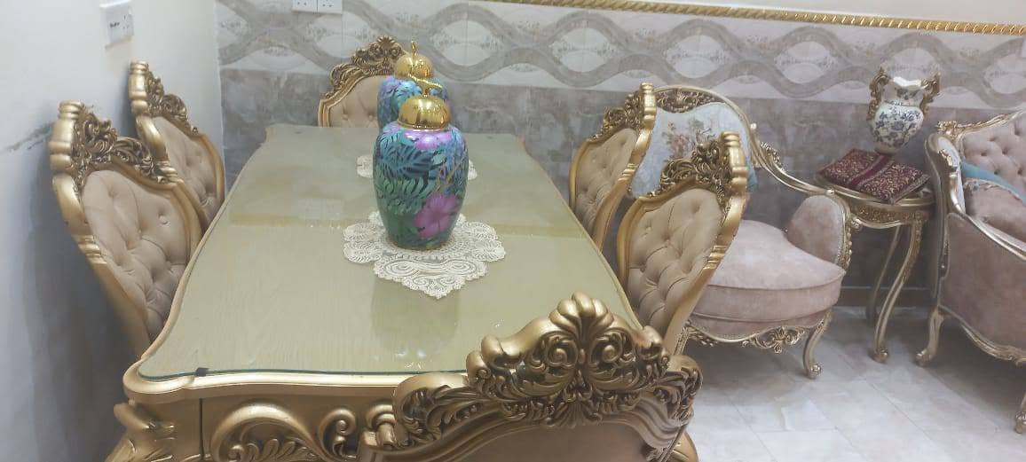 سلام عليكم ميز تركي مع ست كراسي حجم كبير مكاني بغداد حي الحسين السعر 850وبي مجال رقم التواصل ***********
