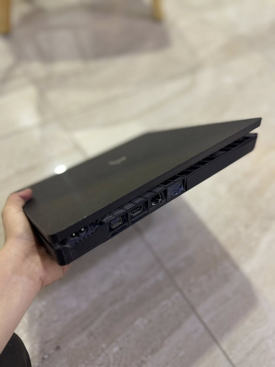 سلام عليكم
بلي 4 سلم ذاكرة 500 نظامة 13.50
غير مفتوح مع يد تحكم عدد1 
وقرص gta5 هدية 
السعر 210 
يتوفر توصيل 
***********
