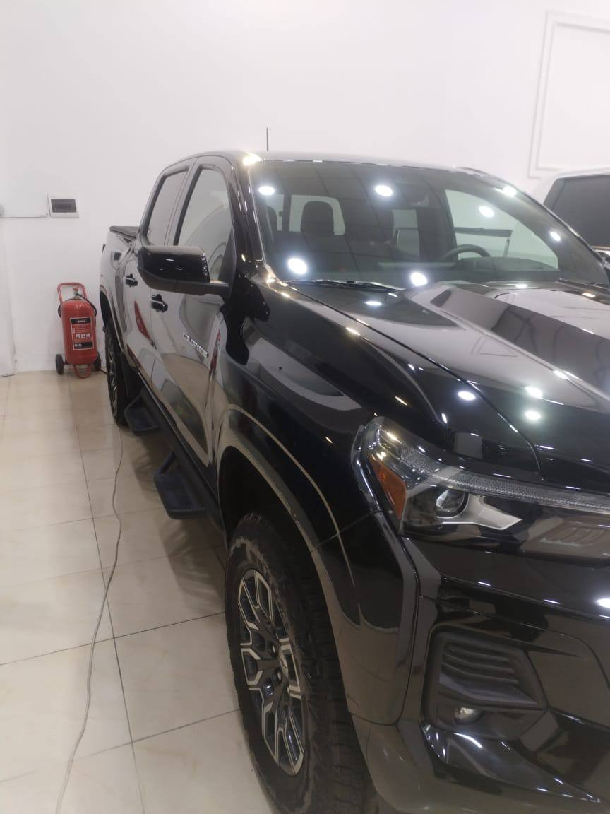 السلام عليكم ورحمة الله وبركاته
شوفرليت كولورادو 2023 
ماشيه 40الف 
السعر 250$
***********
صور الحادث موجوده مع الصور
