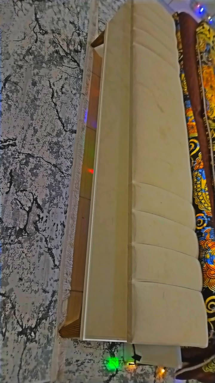 غرفة نوم تركيا نضيفه 8قطع مع دوشك جديد 
سعر 750الف ***********
يوجد واتساب
