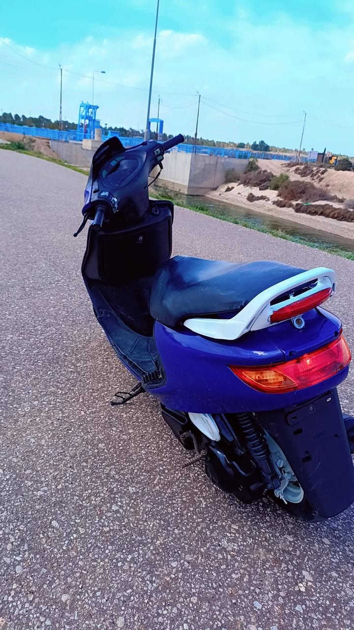 سلام عليكم شباب دراجه فراشه فحل  الون ازرق  للبيع مكينه لاتبخير ولا تنقيص   مكينه خرسه شرط  كلشي ماعايزه دراجهه
كهربائيات شغاله باتري جديد    لايت اشاير بك لايت كلها شغاله  الدراجه نكره سلف  مكينه خير من الله 
مكان الدراجه 🏠 الديوانية 
قضاء غماس 
 السعر💵 350 وبيهامجال للطيبين 
للاستفسار اكثر اتصل وبيك خير وتدلل  ***********
