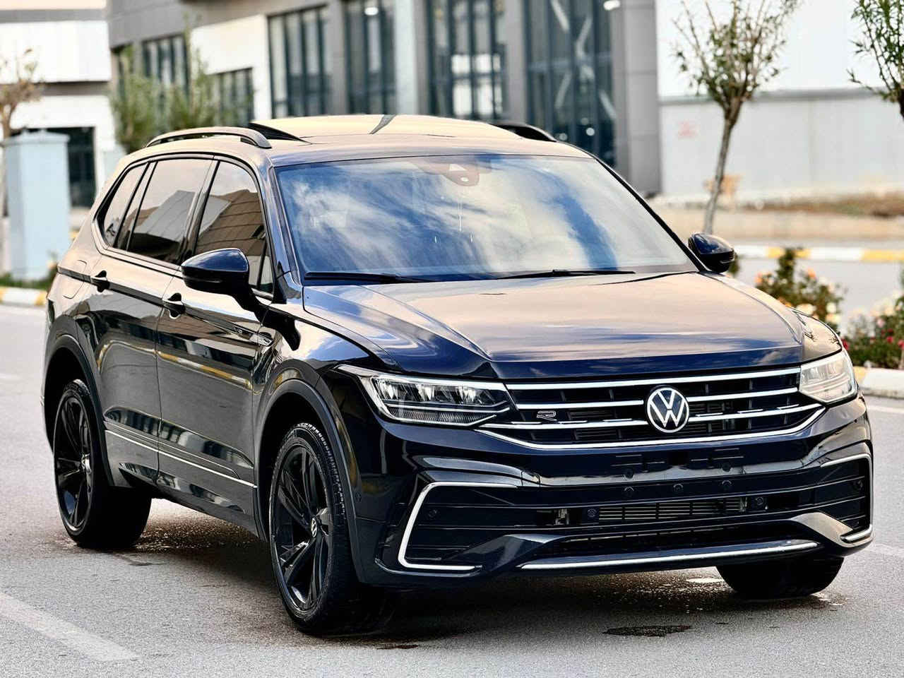 بــــســمـ اللــە الرحـمان الرحـیمـ
              VW TIGUAN 2024
تيگوان بلاک ئیديشن ٢٠٢٤ R line
 مواسەفات :- فول مەکینە 2.0  4 بستۆن 
نرخى/١٥٧$ وەرەقە
‎:- بانۆراما »رادار» سنوق شەفت» کوشن کارەبا»کوشن هیتەر» کەشن جلد»کوشن خەزن» کامێرا»شاشە گەورە
شاشە لەمس»٧نەفەری» تەبرید مەرکەزی»زۆری تر 
تەنها بۆنیت بۆیاخە .. بێ ناوگرتن . 
٤٠/٠٠٠ مایل ڕۆیشتووە /// ٣ مانگ کاتی لەگەڵە
بۆ زیاتر زانین پەیوەندی بکە 
***********
»»«»«»«»»»»»«»«»«»@«»»»»»«»«»«»«»«
                تيكوان بلاك اديشن ٢٠٢٤ R line
المواصفات // واحد على واحد 
٤ سلندر ::: محرك 2.0    قوة الحصانية 261 hp  
عزم 400 NM
بس بونيت صبغ بدون دواخل ارباك بس ستيرن طاك 
رجعة سيستم .. ٧ راكب .. ٣ مقعد
٤٠/٠٠٠ ميل ماشيه 
رقم كاتى ٣شهر ويا على مود رقم الشمالية
هذا رقم ع استسفار 
*********** السليمانية, العراق
