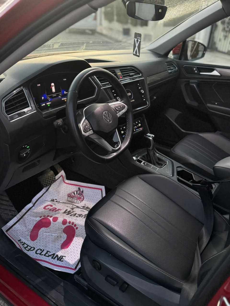 السلام عليكم تيكوان
موديل23 بيها بنيد مصبوغ وبارد بل جاملغ 
تعديل راس الشاصي ماشيه70 فول SEبلص 
بانوراما جلد كشن كهرباء هيترات تبريد بيانو لمس
مكان السياره كركوك سعر175 بي مجال   ***********
