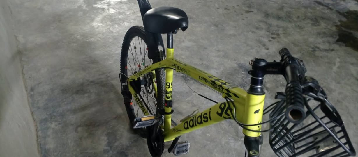 سلام عليكم بايسكل للبيع بايسكل نضيف بايسكل كلشي مابي السعر ٧٥ المكان الحرية دور  الزراعة


**إذا كنت صاحب هذا الإعلان وتريد حذفه لأي سبب، رجاءا أرسل رسالة إلى الدعم الفني**