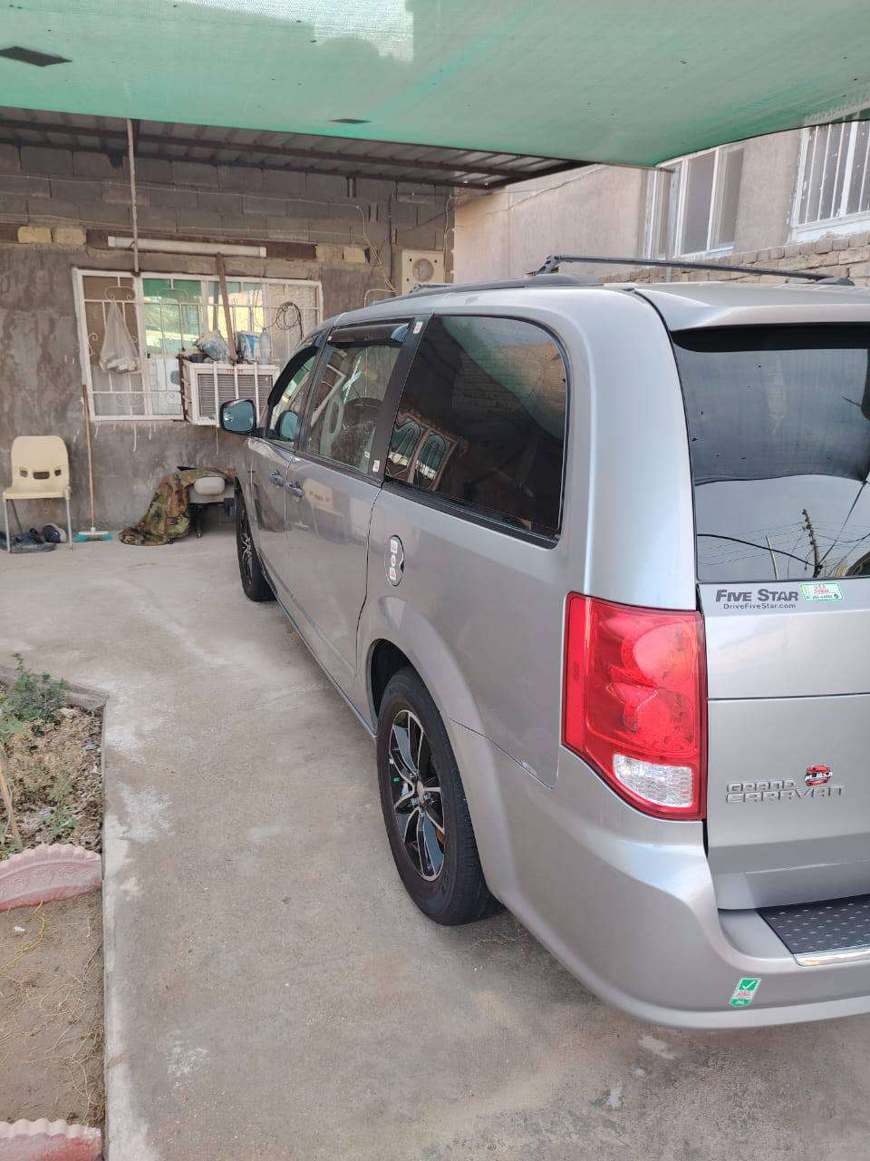 السلام عليكم دوج كرفان  2019 رقم بابل انكليزي بسمي  صور الحادث بلمنشور ماشيه 123 بدون صبغ بدون تبديل بارد فقط بيه ضعف بسيط بلمكينه ويل gt فرس وسطي ابواب ميكانيك 3 قطع تبريد 6 جام كهرباء السعر 160 بيه مجال بسيط للتواصل *********** مكاني حله مركز
