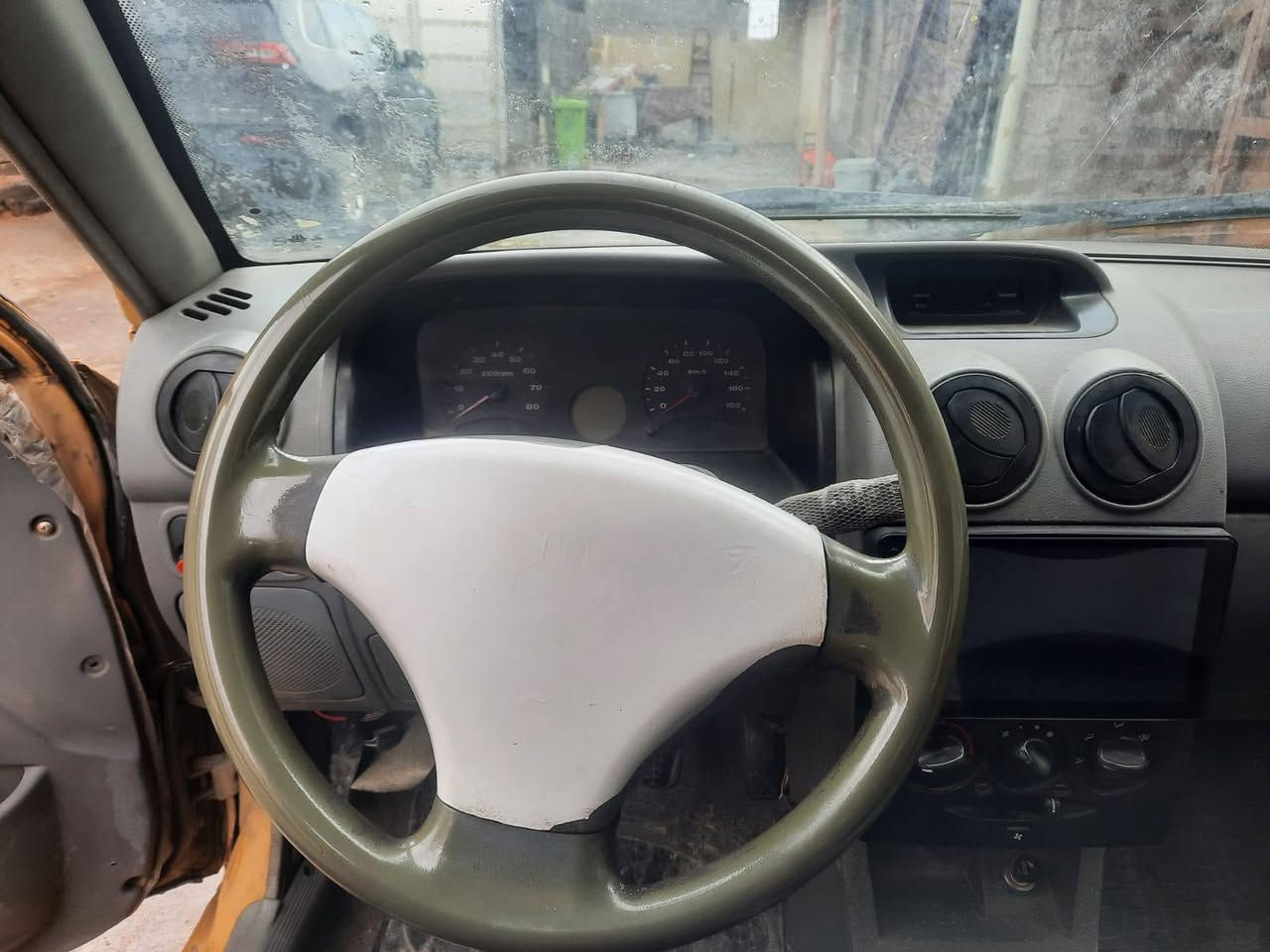 سايبا موديل ٢٠٠١٢  محرك بي خيط تبخير ولباقي مكفول سعر ٢٥ ورقه وبيهه مجال  ***********
