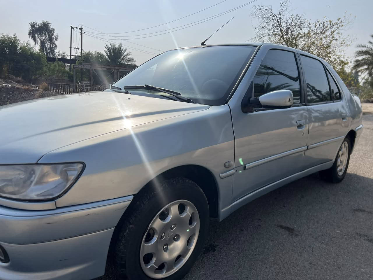 السلام عليكم 
بيجو لبيع لون  سمائي موديل 2003 رقم بغداد انكليزي هزه سنويه جدد شرط التحويل كير مكينه صدر كهربائيات كله بلادي مصبوغه لجماليه بسبب الجرادبدون لا تبديل لاكص لا عيب شرعي سياره نصبتها احلى من الصور مابيها اي نقص حلوه خير من الله كلها شغاله السعر 46$ورقه بيها مجال كلش قليل حك الجيه مكاني بغداد ناحيه الرشيد قرب السريع الدولي مقابيل اليوسفية الاتصال اوتساب ***********
