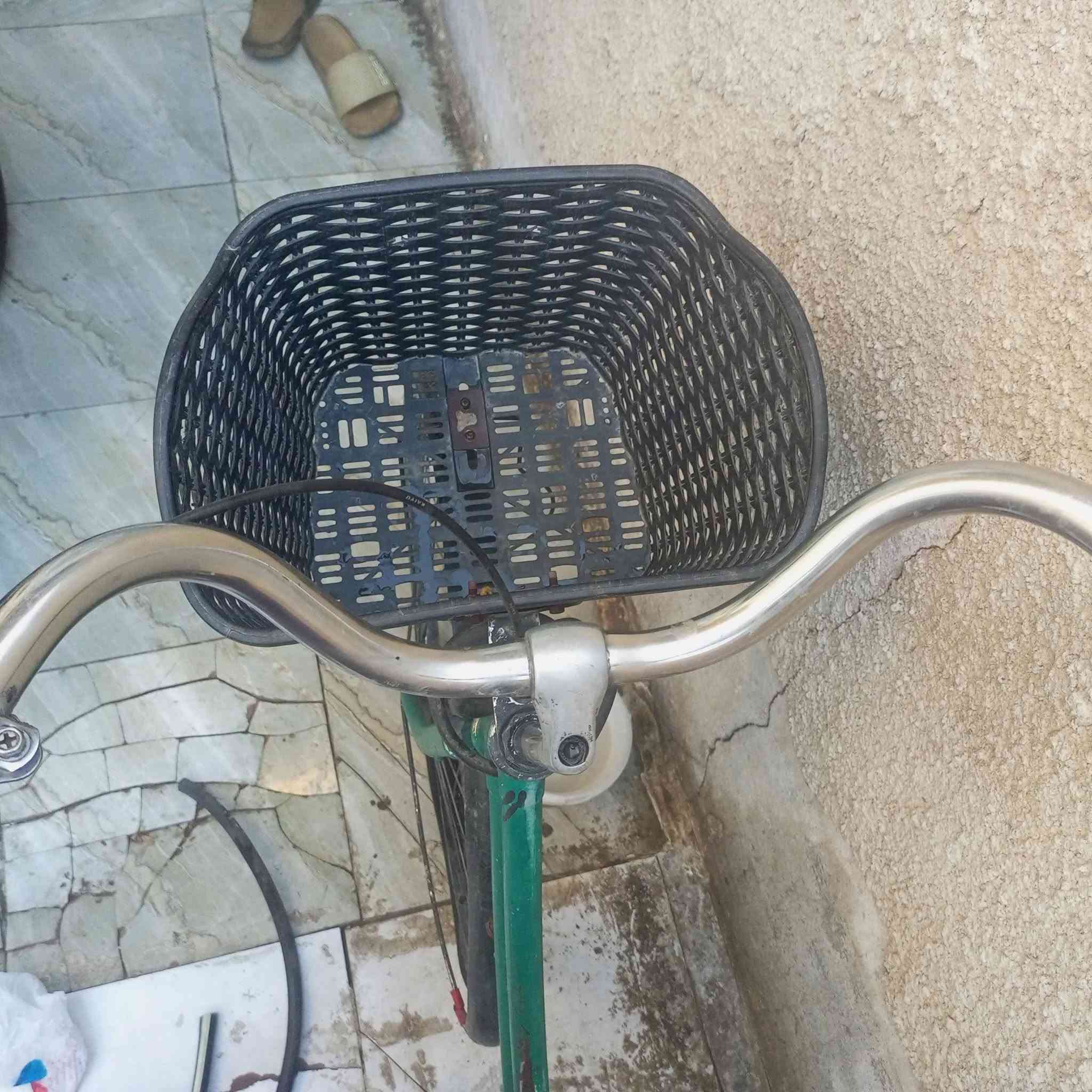 السلام عليكم بايسكل بناتي للبيع ب 40 مكاني حي العامل بيه بس بريك خلفي اما الأمامي فماكو والويل الامامي ما ثابت من ورة ناقصتة شغلة بسيطة والصينية هم تتحرك التاير الأمامي مبنجر


**إذا كنت صاحب هذا الإعلان وتريد حذفه لأي سبب، رجاءا أرسل رسالة إلى الدعم الفني**