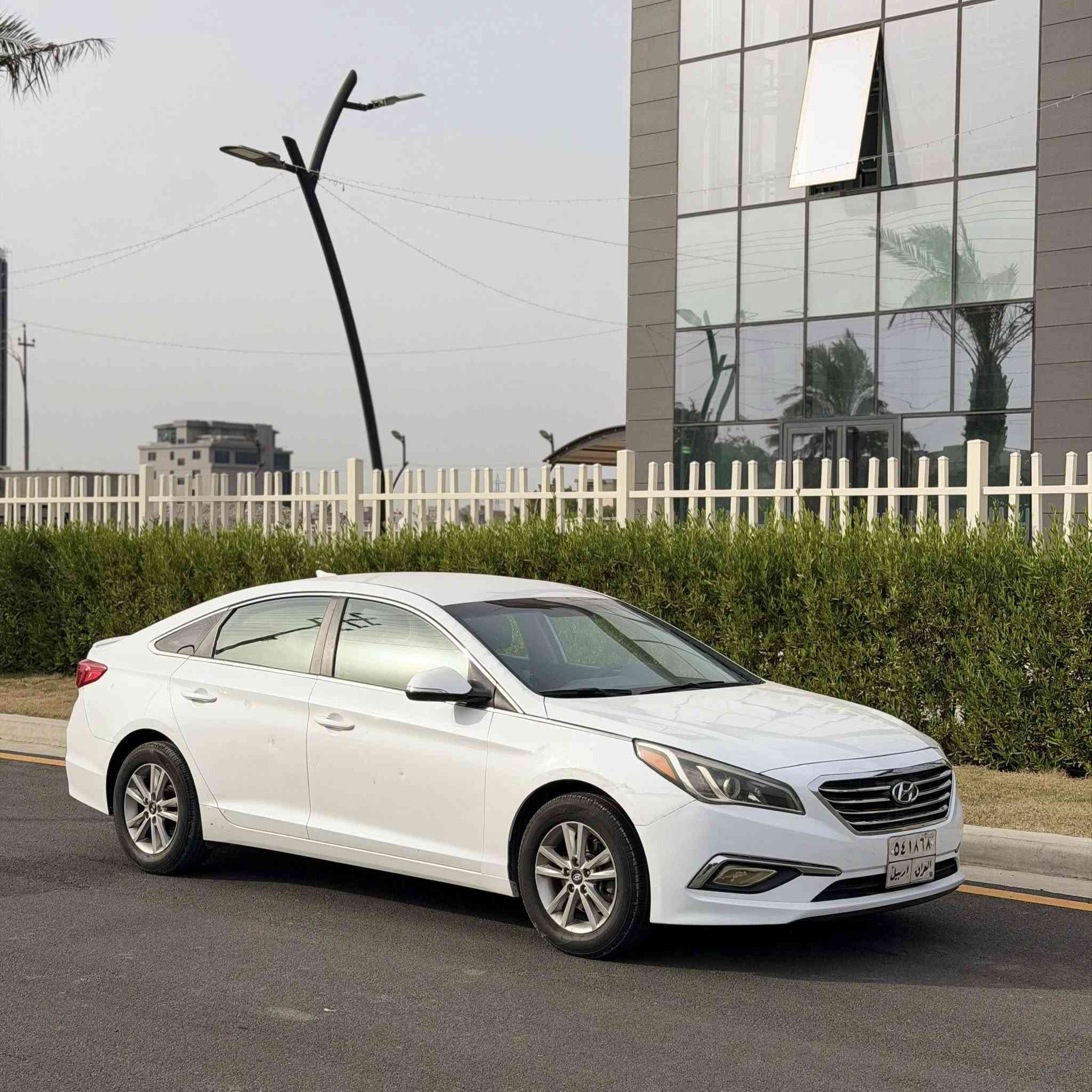 سلام عليكم
{مكلف بالنشر }

هونداي سوناتا 2017 ابيض

 وارد امريكي السيارة 
بيهة 5 قطع رشات صبغ اني ابيع عام وعدي فيديو الهن
بدون شواصي بدون لغود 

مواصفات : تحكمات استيرن و تبريد و تدفئة و محرك 2400 و كشنات مخمل  وتحكمات ستيرن وباقي مواصفات العادية

مكينتهة وكيرهة زينات و تخم تاير جديد 

سعرها 97 
مكاني بغداد
***********
