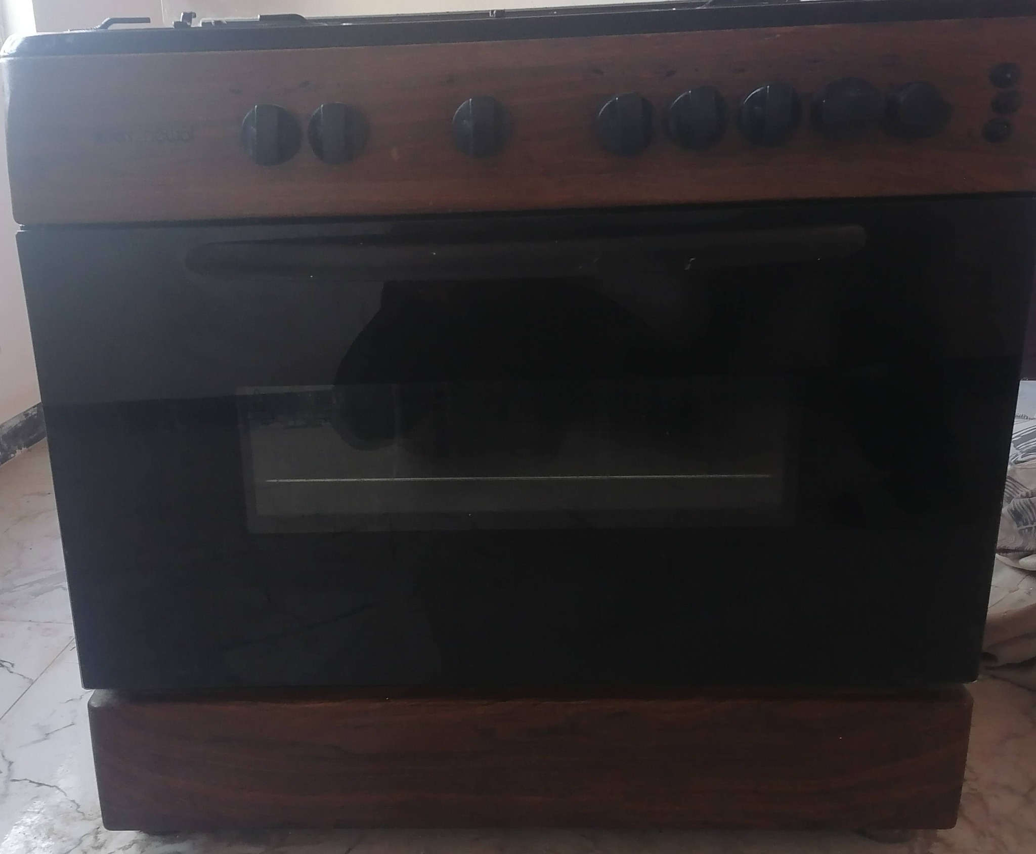 طباخ تركي درجه اولى خمس عيون الون صاجي استعمال قليل مال بيت شرط الفحص *********** العنوان هبهب السعر ٣٠٠
