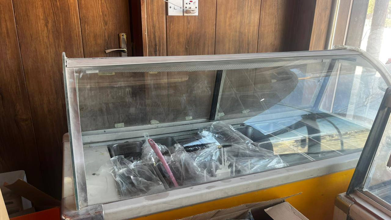 السلام عليكم 
عارضات للبيع 
الحمره شويه ازغره من البرتقالية
سعر الوحده ٢٢٥
يعني ثنينهن ٤٥٠


**إذا كنت صاحب هذا الإعلان وتريد حذفه لأي سبب، رجاءا أرسل رسالة إلى الدعم الفني**