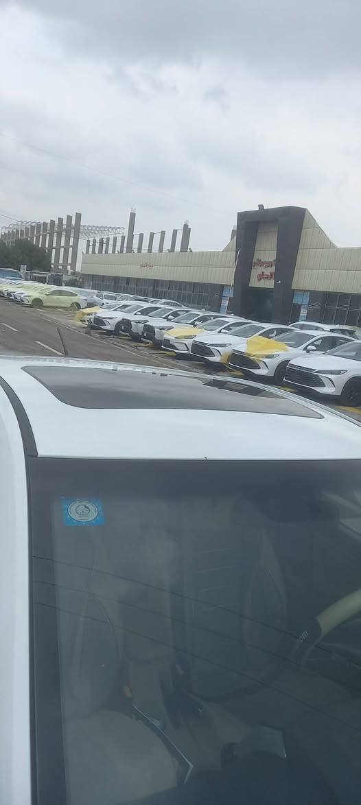 سلام عليكم هونداي اكسنت موديل ٢٠١٧ خليجي بيهة ربع البنيدصبع والباقي جاهزة اي نقص مابيهة سعرهة ١١٢ورقة بيهة مجال عنوان بغدادحي الإعلام تلفون *********** ***********
