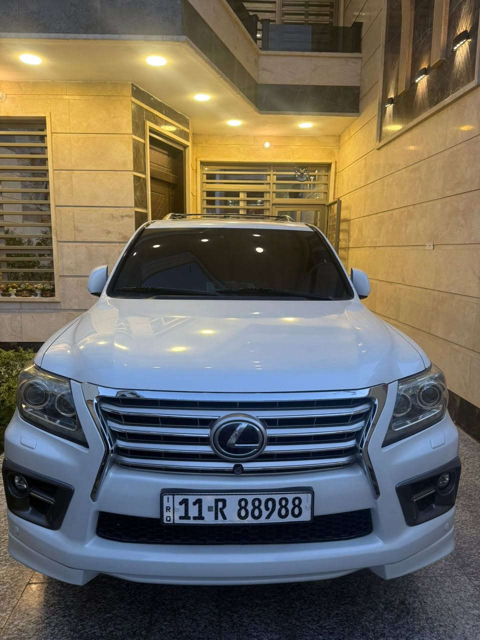 لكزس الموديل 2014
 5700 Lexus بريم
  رقم بغداد مميز 
ماشيه85000km
المواصفات فول 1/1  جكااااات 
*بصمة + بصمة ابواب 
*سلايد روف 
*جكااااات
*صندوق كهرباء 
*كامرات عدد 5 
*كشنات امامية كهرباء 
*داخل قرميدي 
*كشنات الخلفية كهرباء 
*كراسي خزن ميموري 
*شاشات عدد 3 
*استيرن كهرباء  + تحكات جهتين
*فور يل  4*4
*كشنات تدفئة تبريد
*رادارات امامية وخلفية وجوانب
*حساسات امامية وخلفية 
*ثلاجة + ثلاث انظمة القيادة
*نقطه عمياء +مري شفط
*تشغيل عن بعد +طفاية
*زينون +تدفئة استيرن 
جاملغ امامي صبغ باقي السياره كفاله
السعر   375  وبيها مجال 
الاتصال على رقم  ***********
