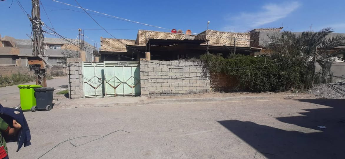 دار للبيع مساحة 280 متر في اكسيرات بناء قديم ركن قريب على شارع العلوة فرع بيت الاحمدي

الاستفسار عن السعر مراجعة مكتب سما بلدروز للعقار مدخل شارع العلوة 

*********** منذر إبراهيم الساعدي
