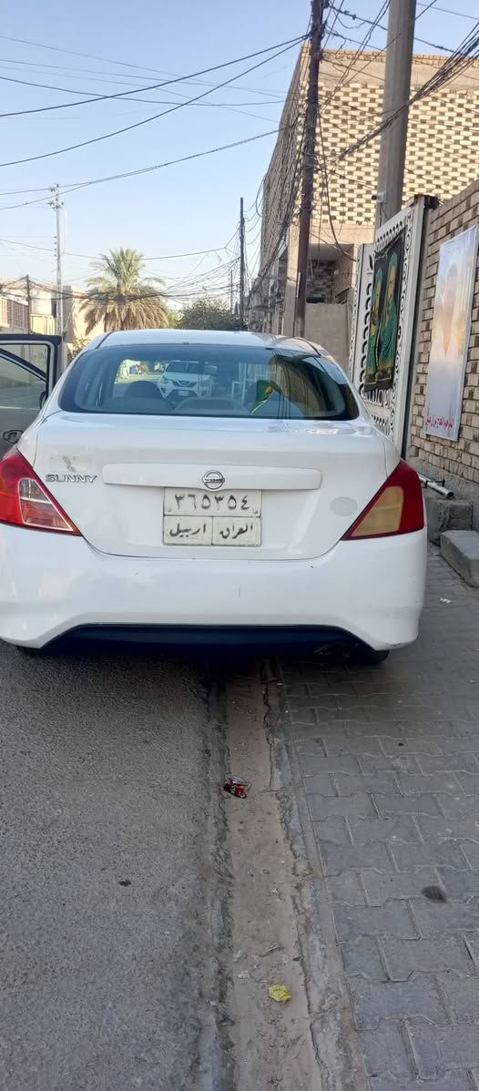 السلام عليكم
نيسان صني موديل 2014
بيه الجاملغ الخلفي الحداديه جديد التبريد شغال السياره جاهزه ما ناقصه شي 
السعر 71 ورقه
للستفسار *********** كوفه حي ميسان
