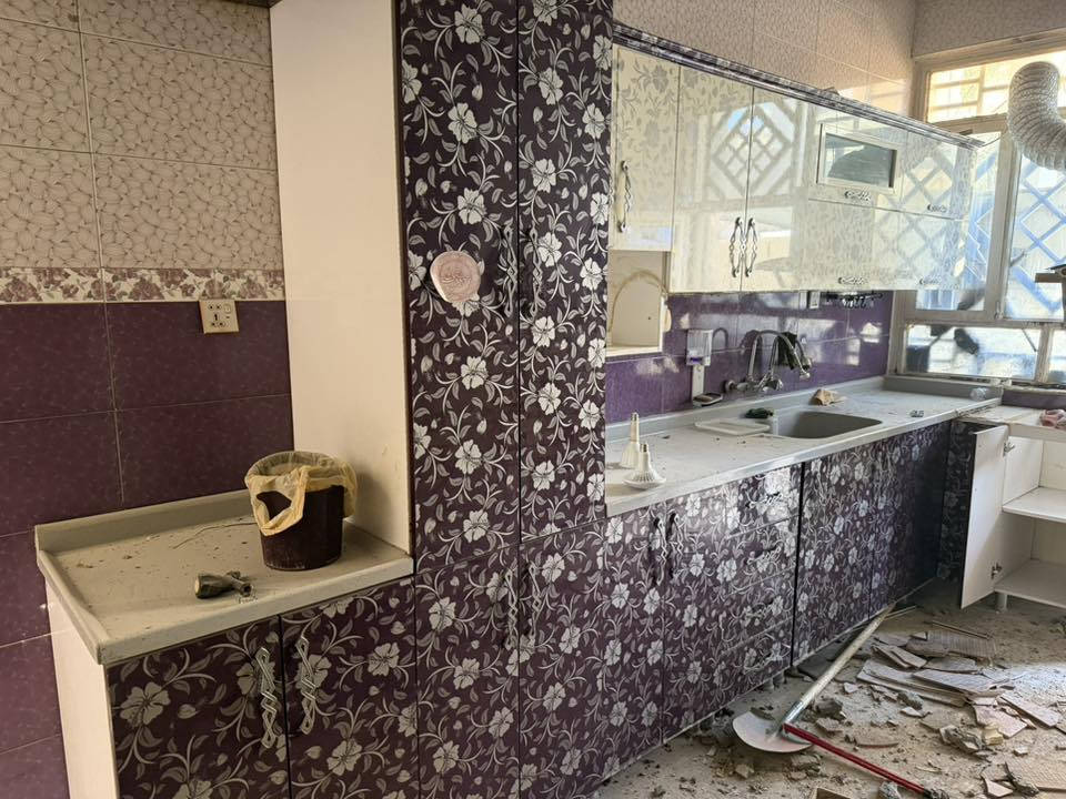 كاونتر mdf والأبواب hdf مستخدم لبيع السطح مرمر سعره 350 
ويا طباخ ***********
