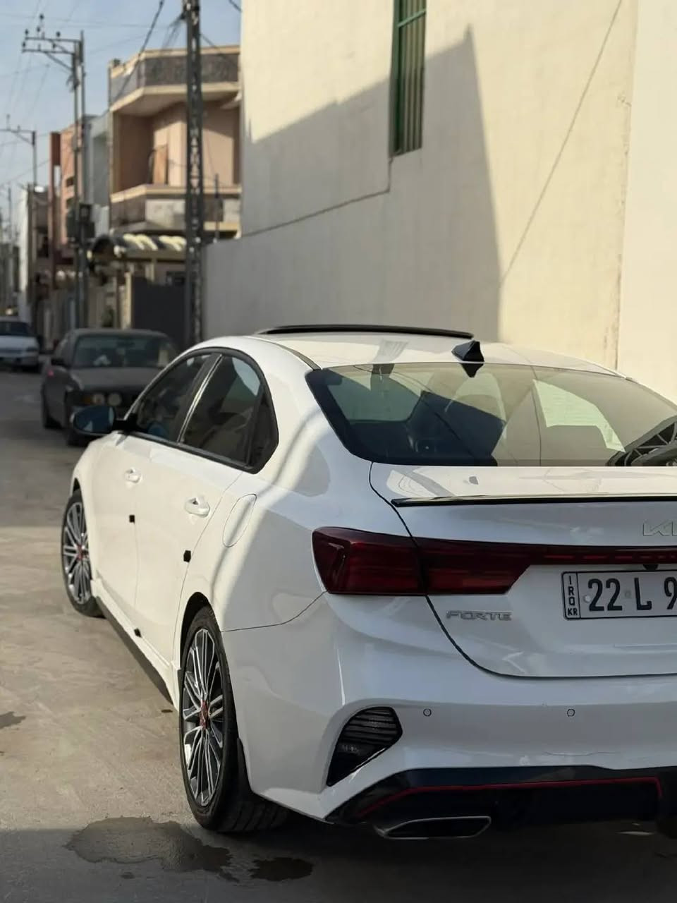 السلام عليكم
كيا فورتي موديل 23 

فول مواصفات 1/1

محرك 16توربو                                                       ضررها باب امبدل ومصبوغ.                                     السياره حيل حيل حلوه 

مواصفاتها.

سلايت

تشغيل عن بعد 

ابواب وصندوق بصمة

كاميره خلفية دواره 

رادار توقف ذاتي مانع اصطدام

رادار جانبي

هندبريك بصمه. 

اوتو هولد

سماعات هارمن كاردن

كشنات تدفئة +تبريد

كشنات جلد وكهربائي

ثلاث وضعيات للقيادة (ايكو - سبورت_سمارت) 

اضواء ترحيب عند الاقتراب 

مثبت سرعة ذكي (التحذير عند مغادرة المسار) 

نقطة عمياء 

رقم جديد اربيل

مكان السيارة /اديالى السعر خابرني وتدلل 

تفاصيل والسعر الهاتف واتساب ‏‪***********‬‏
