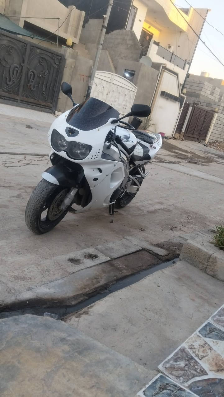 متاح 919 دراجة نضيفة كفرات كهرباءيات مكينة مفتوح بس لا صرف لا صوت خرسة تايرات جديد ادامة كاملة عليه أوراق بيهة خمس نسخ السعر 15بي مجال او مراوس حسب القناعة مكان كركوك استفسار ***********
