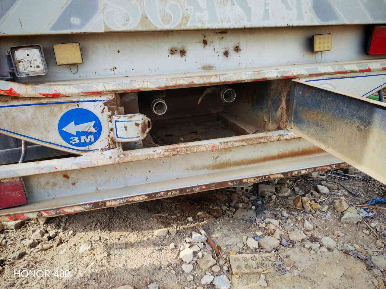 السلام عليكم تانكي للبيع نضيف ويرهم خزان التانكي ألماني جوا شريط صيني أربع فحل دناكير ١٤ 
الموقع - بغداد جرف النداف 
السعر ٤٠$ وبي مجال 
للاستفسار 
***********
***********
