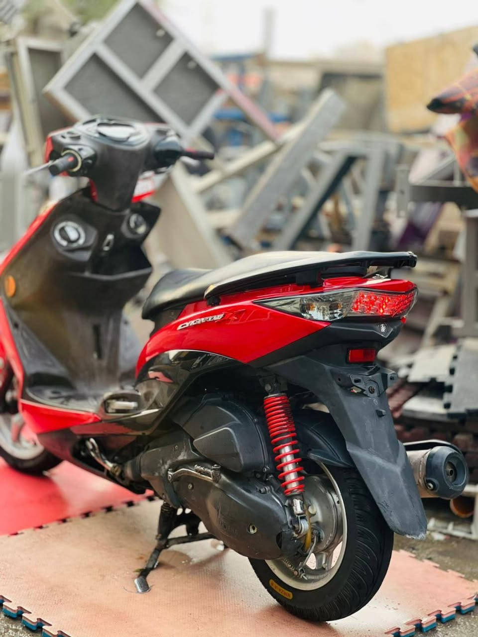 سلام عليكم سكنس LD دراجه مابيهه نقص خير من الله نكره بكل وقت سعر مليون و200 شراي يراسلني وتساب ***********
