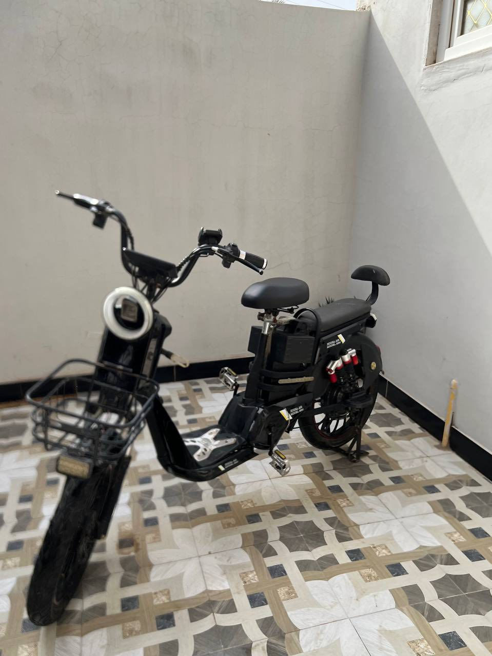 سلام عليكم دراجة شحن موديل ٢٤كلهة شغالة أي نقص مابيهة كارت شاشة بصمة تشغيل عن بعد لايتات عالي ناصي  نشرات كلهة شغالة حجم ٢٠جبلي تاير لكبير بطاريات شرط عل فحص كاملة مكاني ديالى بعقوبة سعر ب٢٤٠وبيهة مجال رقم لهاتف ***********
