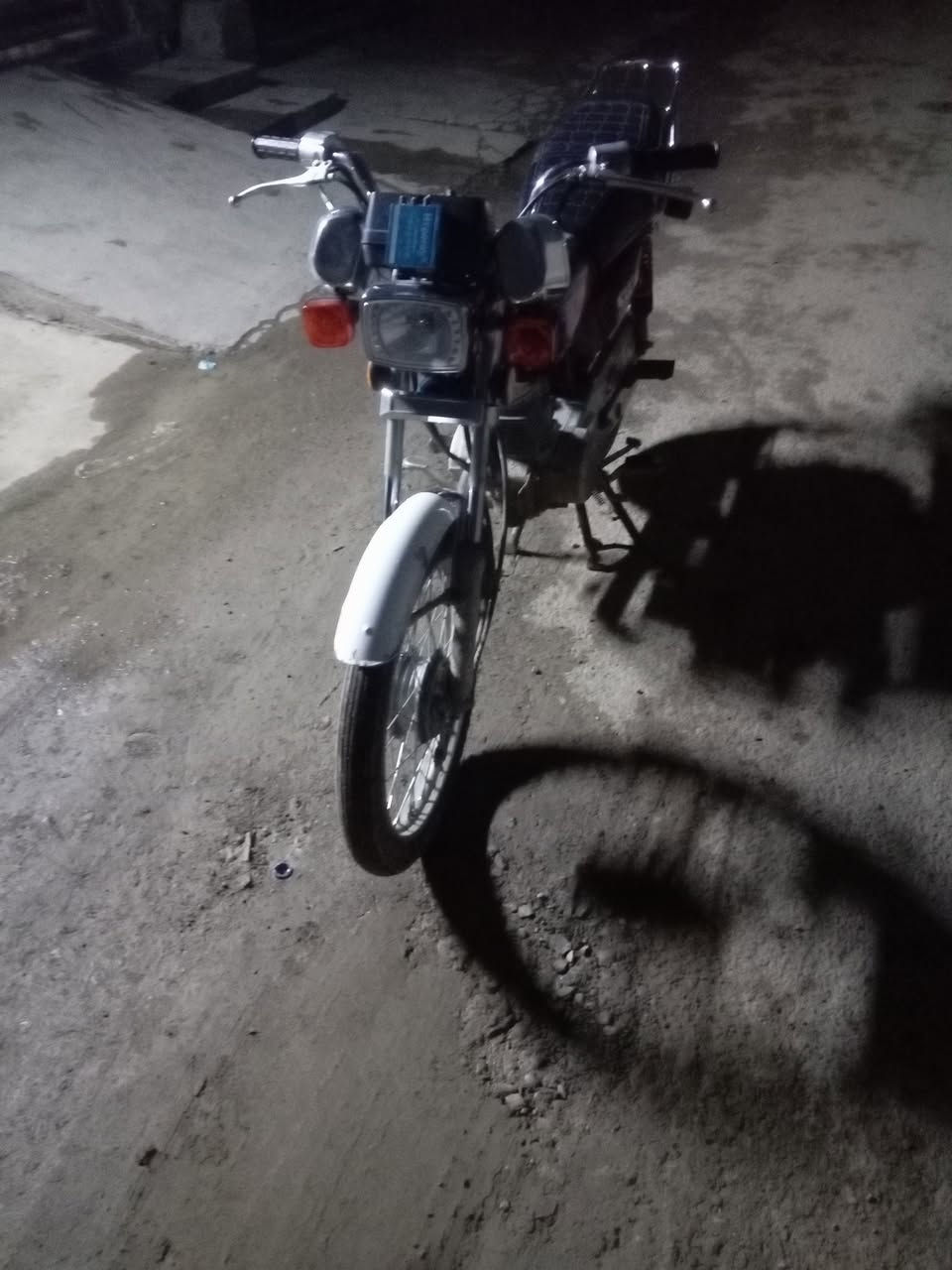 سلام عليكم دراجه نامه للبيع موديل 26 مكفوله كفاله عامه محرك مامدود عليه اسبانه أوراق كامله مكمله اي نقص مابيها عل وضع الشركه صار شهر من اخذته السعر 650 وبيه مجال حك الجيه مكاني ديالى الخالص هبهب وهذا رقمي ***********
