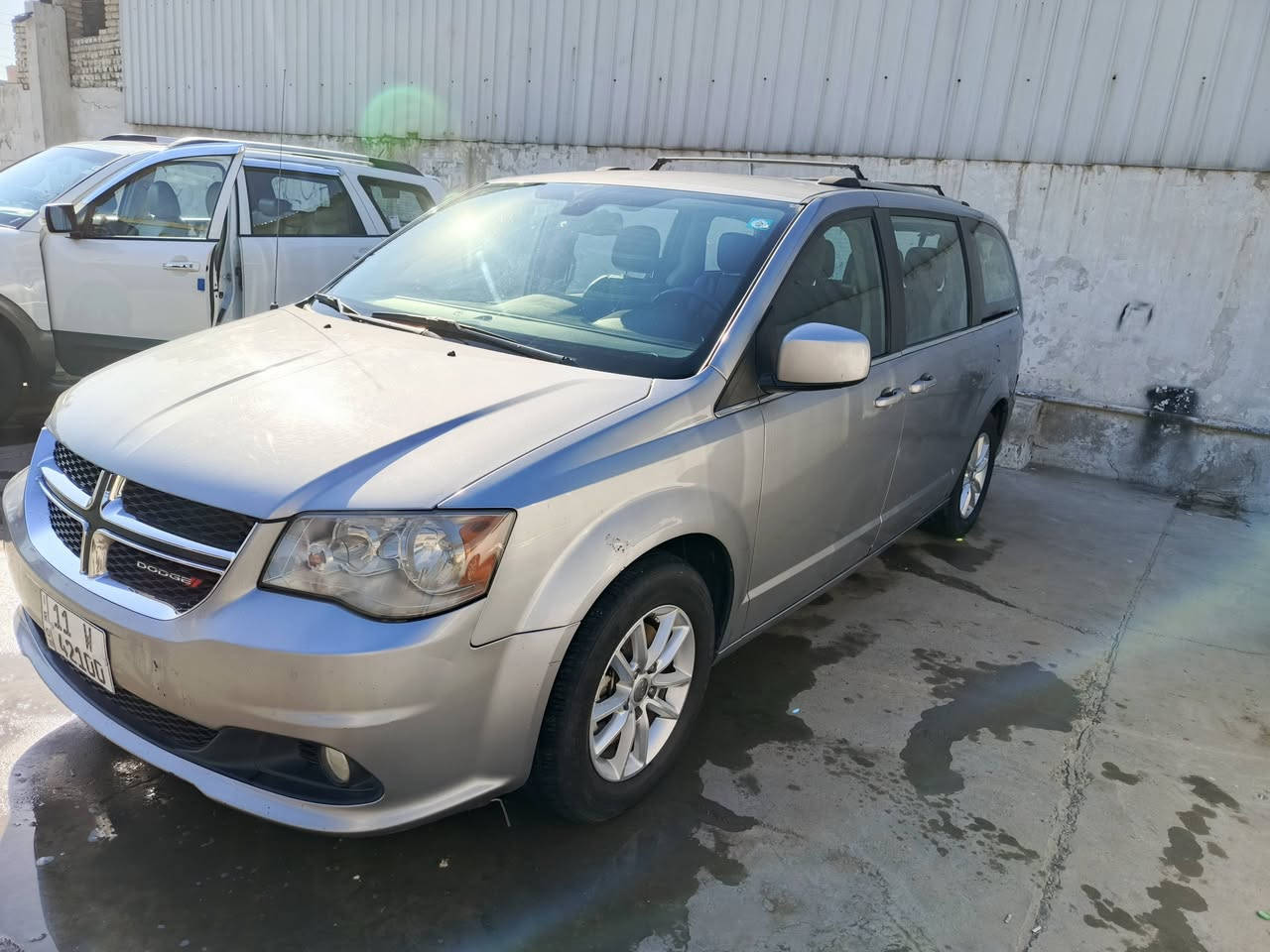 دوج كرفان 2019
مواصفات sxt
بچم كبس
تخم تاير جديد 
دشبول طافي لا عطل بيها
3قطع تبريد
كشن بلع
كشن كهرب
كشنات جلد
ابواب كهرب
صندوق كهرب
محرك ما مفتوح
ماشيه 95 شرط حقيقي
ستخدام شخصي شرط ما مشتغله
خير من الله السيارة 
 خط حادث امريكا فقط وموجود بالصور باب وچاملغ خلفي فقط 
سعر 178 $
عنوان بغداد 
رقم***********
