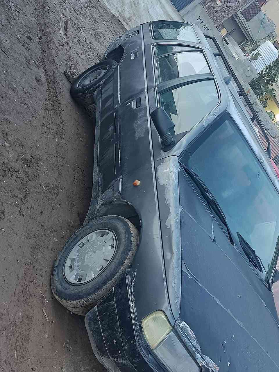 بيجو 405 موديل 92 محرك قبق اسود شرط وكير شرط سنوية بيضه شرط التحويل كابون بانزين بيها بس يرادله تحديث السيارة كدام العين سعرها 11 ورقه وبيها مجال شراي اتصل *********** بي واتس اب 
***********
