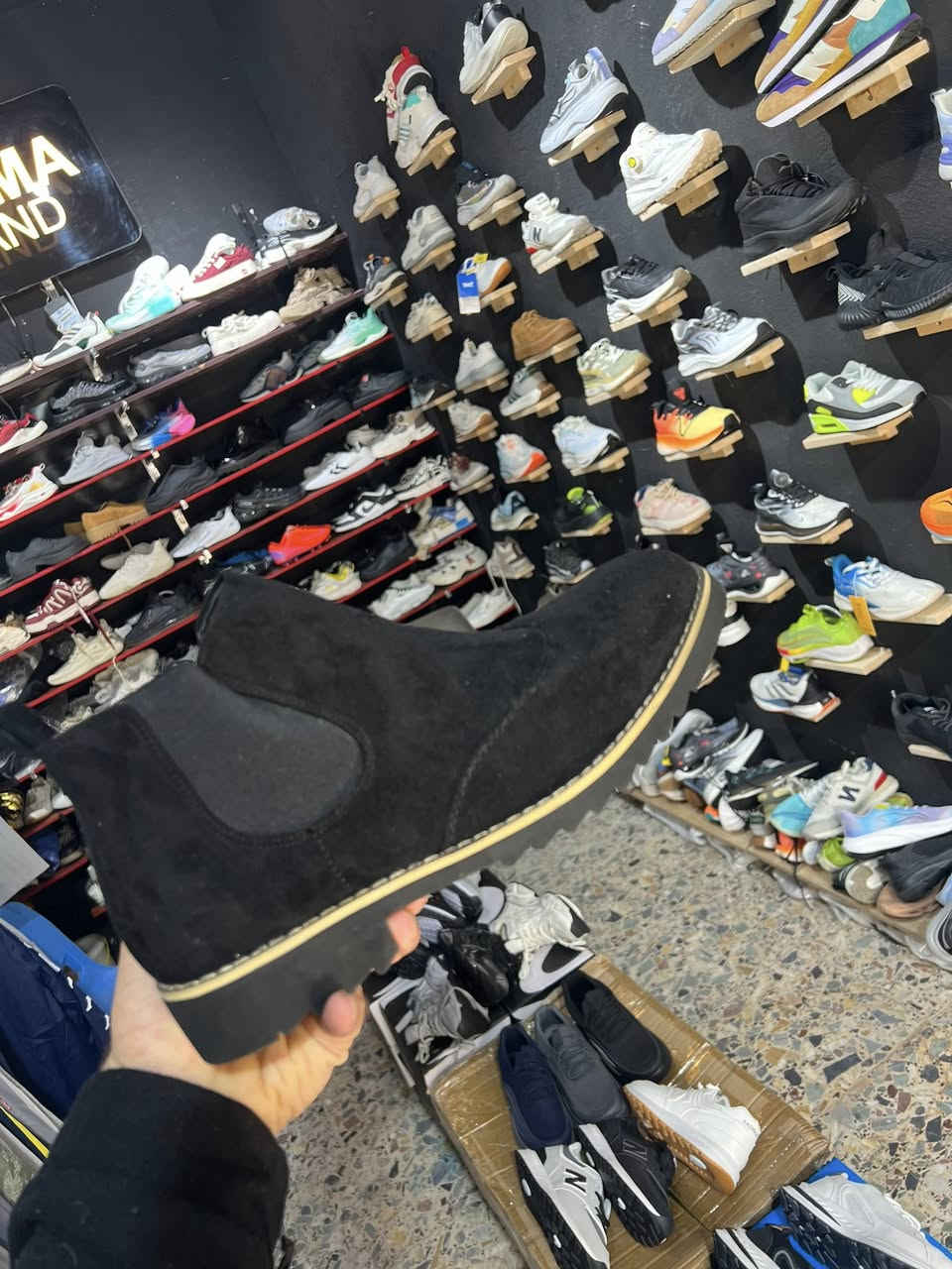 سلام عليكم عندي بوت كامل القياسات واللاون بيع بسعر مناسب مكاني بغداد ااستفسار ع خاص او اتصال ***********
