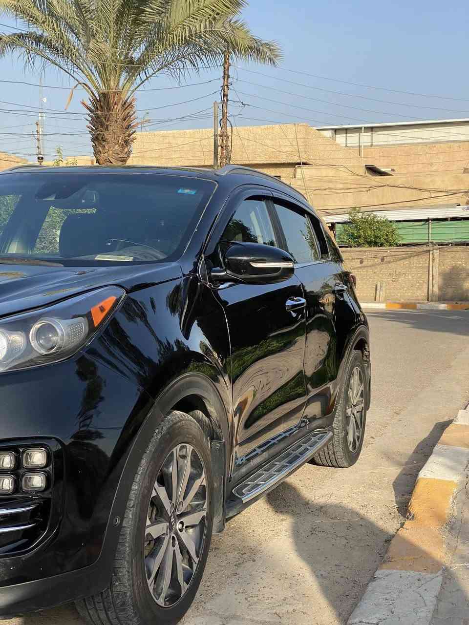 السلام عليكم للبيع سبورتج 2017 وارد امريكي فول مواصفات للاخير 1/1 رقم مثنى مشروع وطني ب اسمي تحويل ثاني يوم السيارة جديدة مناقصهة اي شي تخم تاير صدر باتري كلة جديد 

- سعر السيارة : 145 و بيهة مجال بسيط جداً حك الجية ما اكطع سعر بالتلفون ⚠️

المواصفات : 
- بنوراما 
- بصمة تشغيل 
- دخول ذكي
- انارة ترحيب 
- بصمة ابواب 
- سستم صوت هارمن كاردن harmman / kardon
- كشنات كهرباء 
- كشنات تدفئة تبرد 
- تدفئة سترين 
- تحديد مسار
- مثبت سرعة 
- رادارات 5 
- حساسات امامي خلفي 
- صندوق كهرباء 
- انضمة قيادة 
- نضام نزول منحدرات 
- قطعتين تبريد 
- مانع انزلاق 
- اريل نفگيشن 
- شاشة 
- كامرة دوارة 
و هواي بيهة مواصفات السيارة مناقصهة اي شي تريد تحويل او وكالة بنفس اليوم و رجائاً لا تقارن السيارة بسيارة فارغة مابيها مواصفات السيارة فول للاخير اعلى مواصفات بالسبورتج

- رقم الهاتف : *********** 📞

- الحادث : السيارة حافة الغد طخة بسيطة و حافة البنيد و جاملغ و باب السايق صور السونار و صور حادث امريكا عندي 

- مكان السيارة : بغداد / المحمودية - حي الموظفين📍
