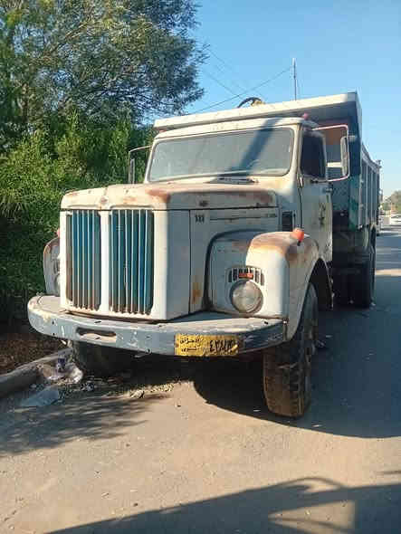 سكانيا للبيع ١٩٧٧ رقم نينوى 
السعر ١٥ مليون وبيها مجال 
***********
العنوان بغداد
