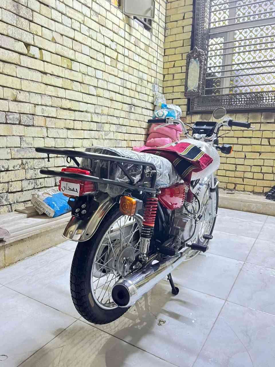 دراجه نامه للبيع امتياز باب اول صارلها شهرين مطلعها الدراجه خير من الله شلعه ومعدل ونضيفه كلش مكاني كربلاء سعرها 700 وبيها مجال رقمي***********
