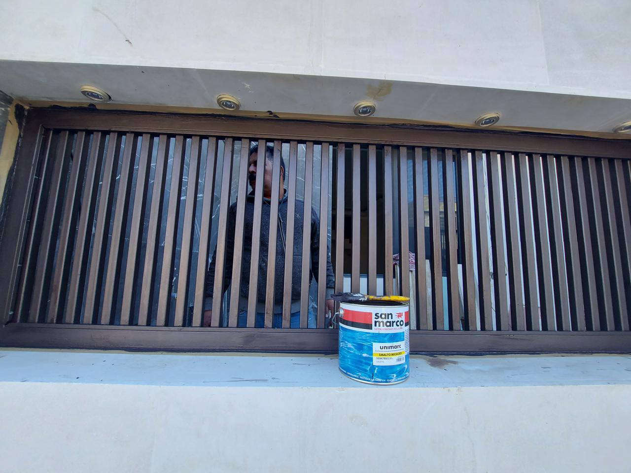 السلام عليكم امير لصبغ المنازل والواجهات وعمل الجبسن بورد والديكورات والسقوف الثانويه وصبغ البيبان ولشبابيك اي استفسار اتصيل واتساب وبالخدمه 
***********
