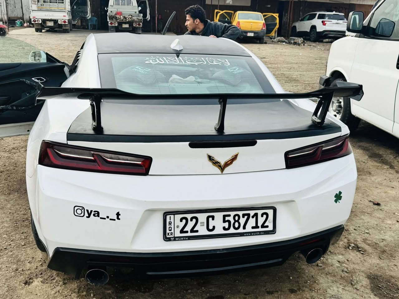 السلام عليكم
كمارو 2017.        Rs

ستة سلندر            3600
حادثهة جاملغ امامي و بيهة بارد في جاملغ الخلفي 
لا لغود و لا شواصي 
تحكمات ستيرن 
شفتات لون احمر 
شاشة كامرة 
بصمة 
+ بصمه ابواب 
سايد بريك بصمة 
ثلاث انضمة قيادة 
شادلها سبايدر كلش حلو
كفرات مري جانبيه باتمان اسود
حلوگ صالنصه 
داخلها كلش كلش نظيف ومملعوب بي عالبلادي 
ويل حجم  20
تبريدهة ثلج
رقم اربيل 
باسمي تحويل ثاني يوم 
ماشية 64 الف مايل 
سعرهة 125وبيهة مجال 
مكان السياره بغداد - التاجي
أتصل وتدلل 
***********
