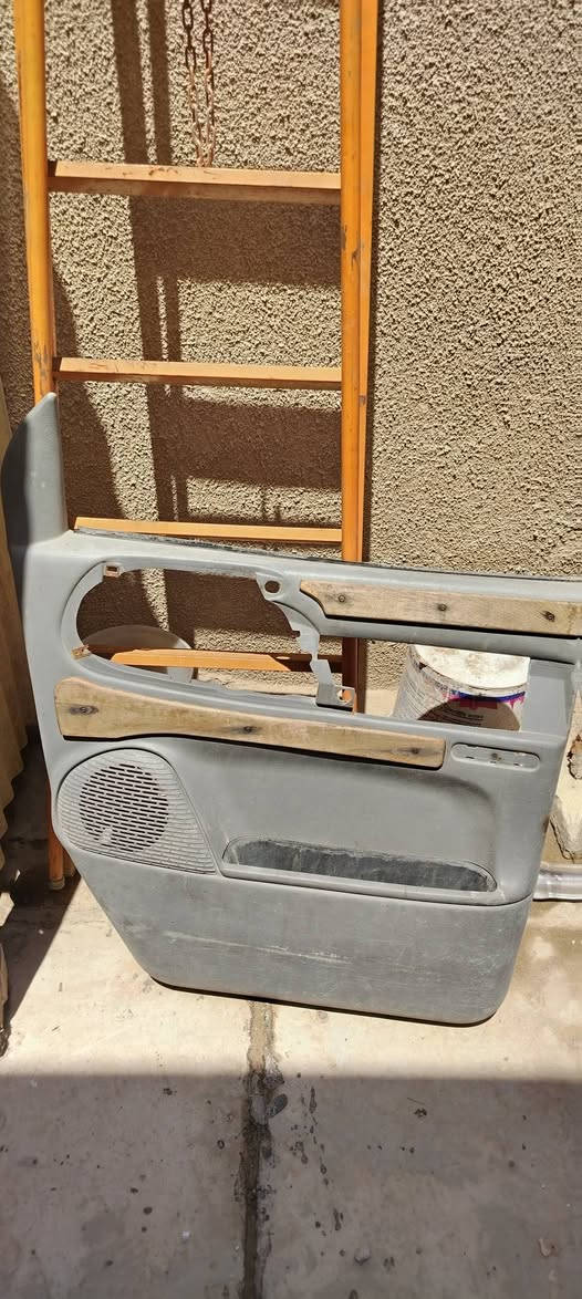 زوج كشنات البيع مع زوج ابطاين باب فإن استرو   رقم هاتف ***********
