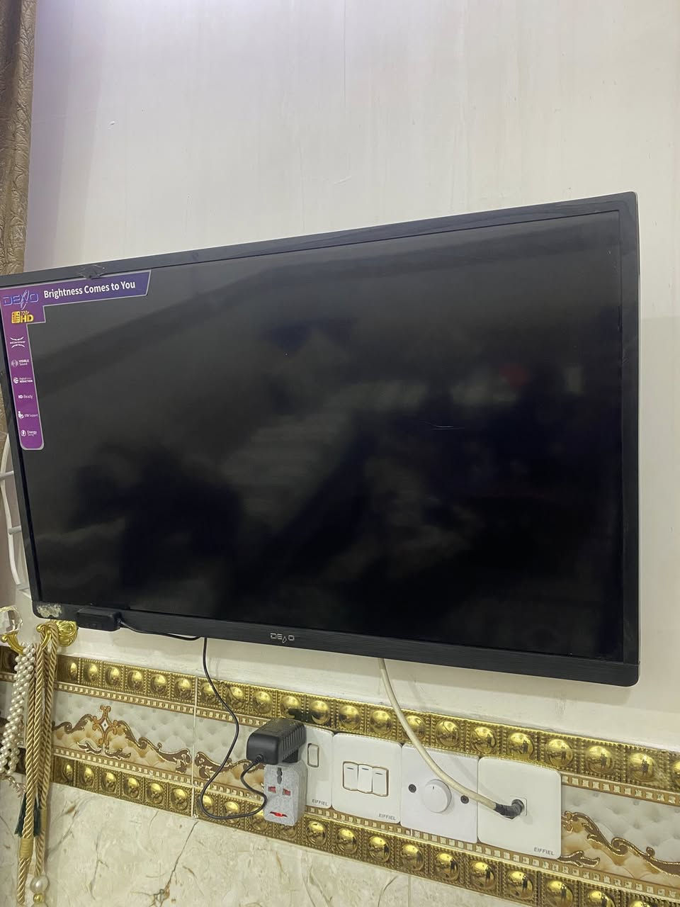 السلام عليكم 
 
عندي أبلازمه.  عدد (2) مستعمله حجمها 32 ‏نظيفة  سعر بلازمتين بـ175 بي مجال للطيبين 
***********
