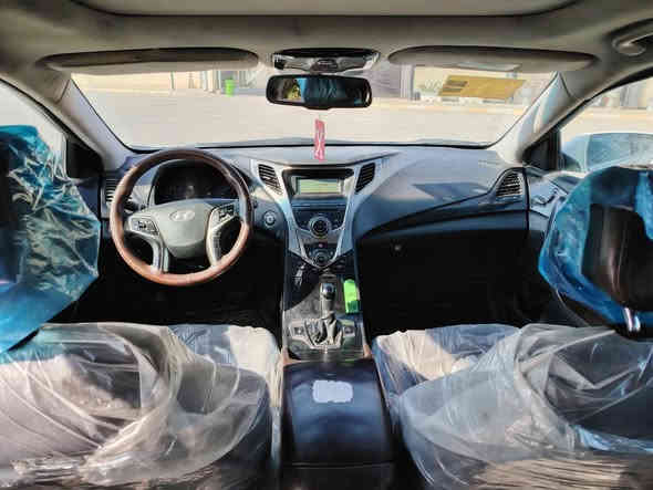 هونداي ازيرا موديل ١٣ خليجي رقم اربيل وكاله وتحويل مضمونات  صبغ حزام بدون دواخل راشين عليه  بطش ومصبوغه شرط لا ضربه ولا معجون  

محرك 6 سلندر 3000 فول موصفات بصمه 
 بنراما تبريد قطعتين للأخير  كير مكينه تبريد مكفولات  حداديه تخم تاير جاهزه مكان نجف السعر ٩٤ استفسار عل الرقم ***********
