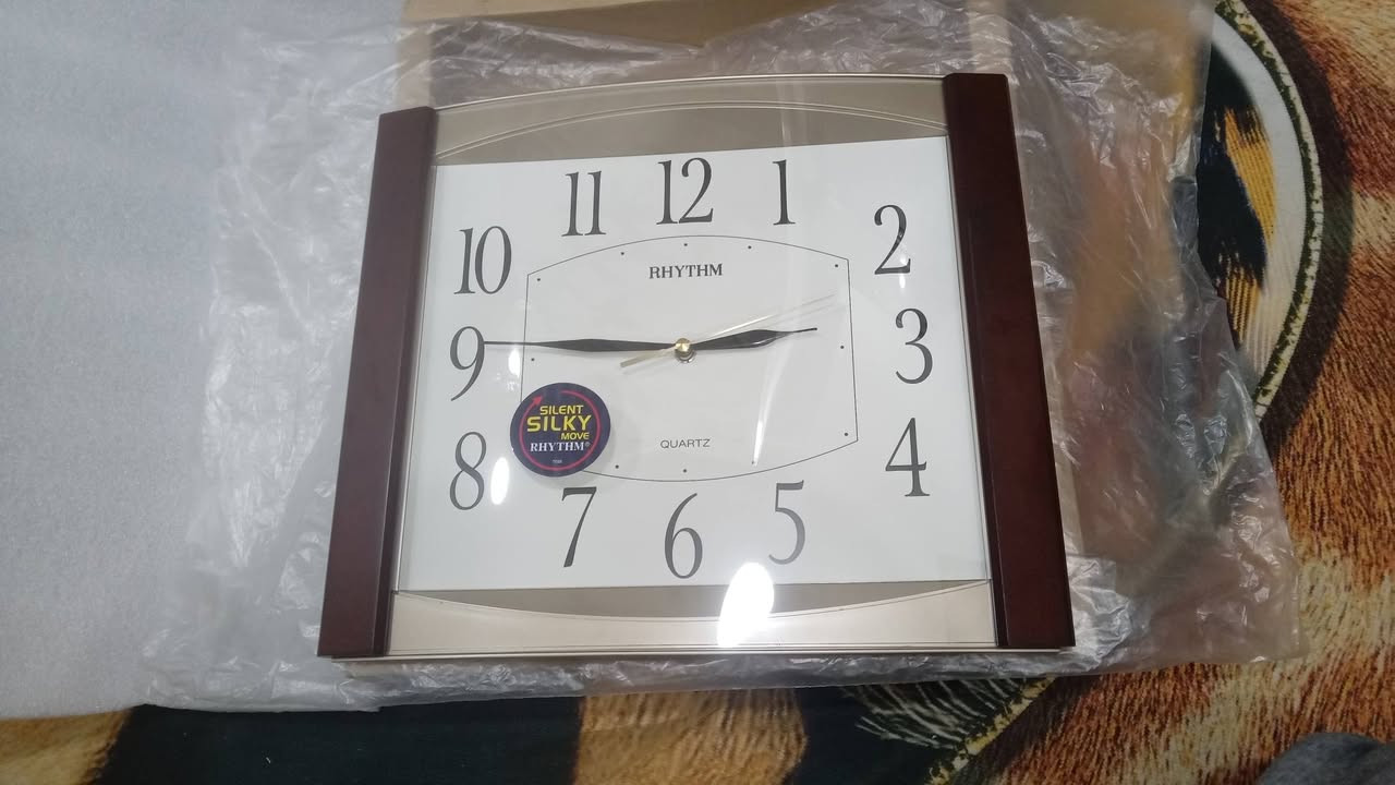 سلام 👋عليكم 
للبيع ساعه ماركه عالميه ياباني اصلي (RHYTHM) رايثم صنع 1985 مامستخدمة ابد بل كارتون ليرغب بل شراء يراسل الصفحة مكان بغداد ***********✅
