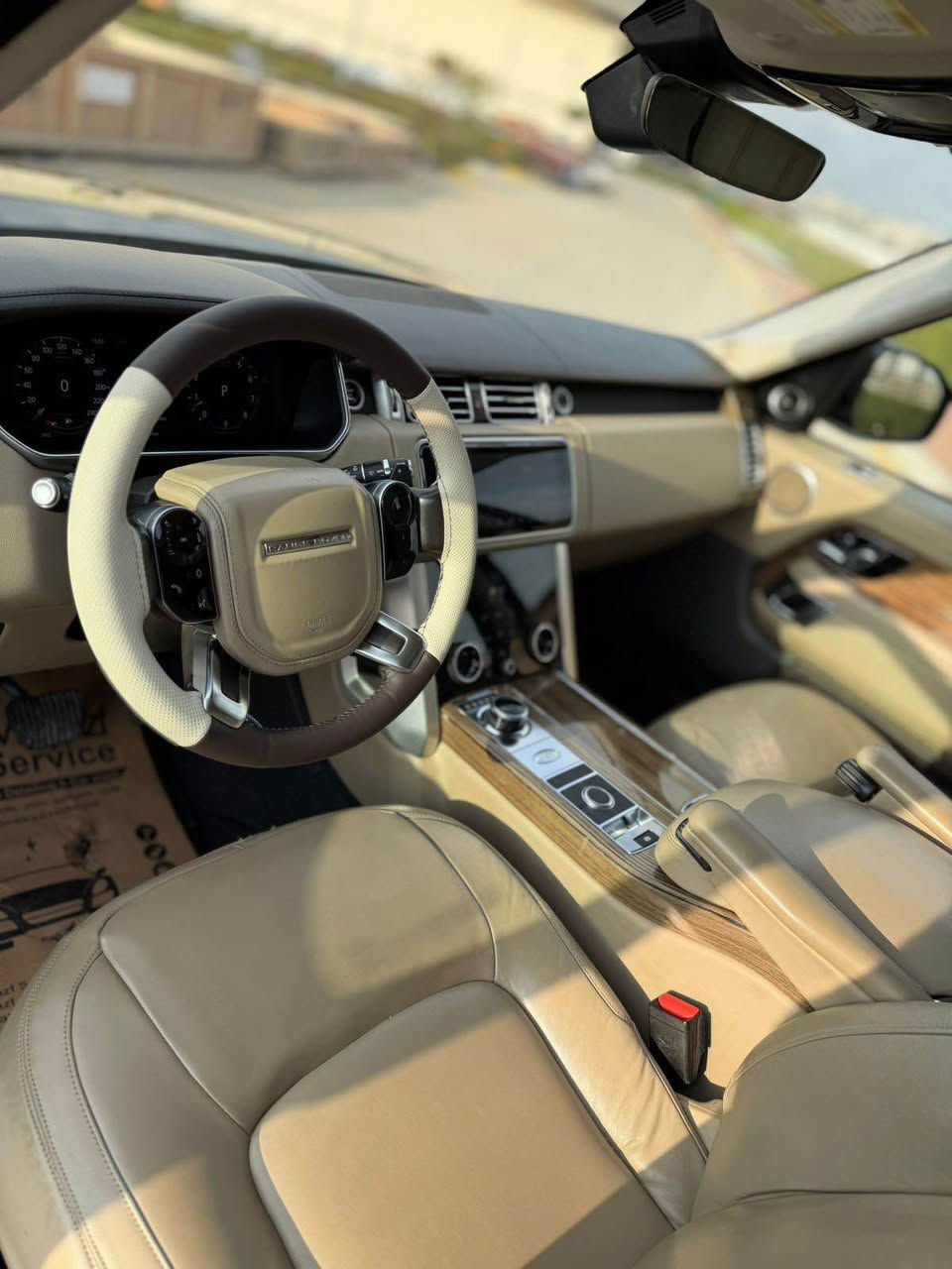 السلام عليكم ورحمة الله وبركاته 
 اللبيع Range Rover
موديل :2018
اللون : اسود 
محرك ٦ بنزين سوبر ( ضمان دولي )
المواصفات:   
جلد 
نظام تعليق هوائي 3 وضعيات (جكات تصعد وتنزل اوتو +يدوي )
قيادة ذاتية 
اوتو ستارت 
اوتو بارك 
اوتو ستوب عند الاقتراب من سيارة اخرى
اوتو هولد
مانع انزلاق 
سايد بريك اوتو 
نقط عمياء 
5 كاميرات محيطية 
رادارات امامية وخلفية وجانبي 
تغير زاويا الرؤية بالمري عند الرجوع الى الخلف
انارة ليلية وكشافات ضباب ولايت اوتو
خمس بصمات ع الابواب 
صندوق كهربائي شفط
ابواب شفط  
تحكم بالتكيف تبريد وتدفئة من الشاشة 
كرسي السائق تدفئة وتبريد 
كرسي الراكب تدفئة وتبريد 
كرسي السائق 3 وضعيات خزن ميموري 
كرسي الراكب 3 وضعيات خزن ميموري 
تدفئة بالستيرن 
المقصورة الخلفية تبريد
تحكم منفصل بالمكيف 
تحكم كهربائي بالكشن 
انارة محيطية 
انارة ترحيب
السعر  355 قابل للتفاوض السليمانية, العراق


**إذا كنت صاحب هذا الإعلان وتريد حذفه لأي سبب، رجاءا أرسل رسالة إلى الدعم الفني**