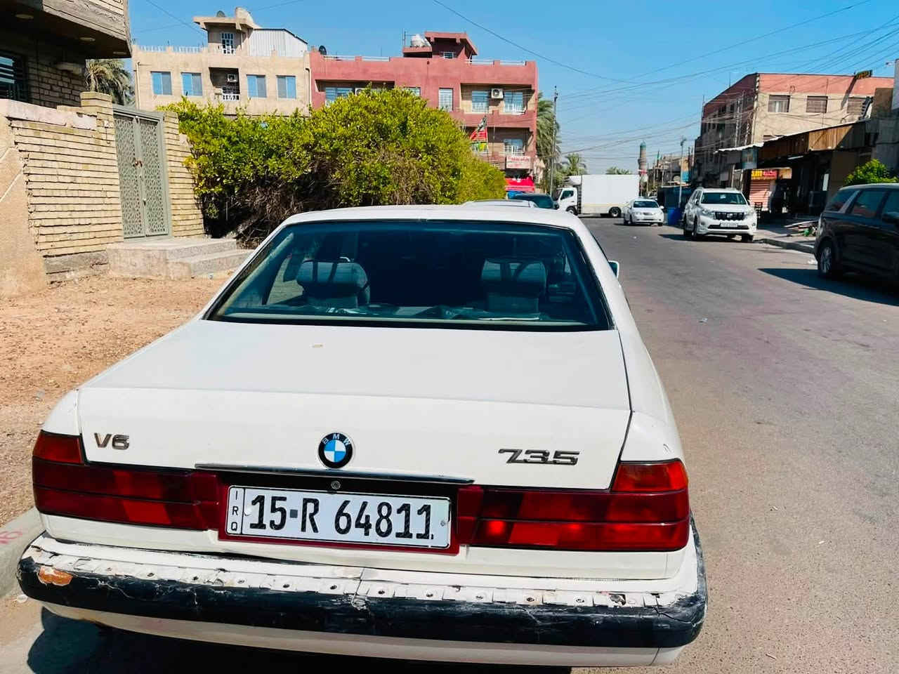 #السلام_عليكم #للبيع
BMW 730-V6  
مفتوح 3.5 

(مكينة گايمة بيها رنگات )
ابيعها ع وضعها 

1991 محدث بچم كامل  
اصل ياباني بدون حادث 
السياره مصبوغه عام للجمالية اول صبغة الها وعدي صورها كامله قبل صبغ
-بجم عريض 
-مرايات منفصل بلاد 
- ويل حجم 15 خلية 
- غرفة بلادية 
-تخم تاير جديد 
-صدر جديد 
- دبل جكمجه
-كمبيوتر 
-قطعتين تبريد 
- مروحة عاصفة 
-داخل مخمل    
- كهربائيات كلة شغالة 
-اربعه جام اوتو
ABS  شغال
لايت بك لايت كله جديد
تبريد شرط ثلج 
السياره باسمي 
سنويه جديد 
هزه+ فحص جديد 
رقم ديالى دولي تتحول بجميع المحافظات
العنوان بغداد  
السعر (28) وبيها مجال 
     
                                                                ***********
