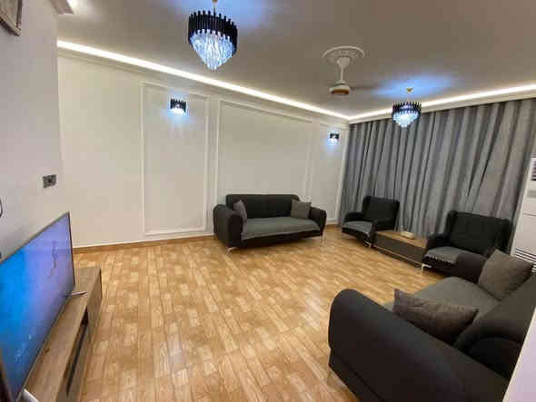 سلام عليكم شقه طابق ٣ بلمصعد شقه البيع معه لاثاث او فارغه شقه مامطلوبه الحد هاذ شهر البيع تفاصيل على رقم مكلف بنشر مبادره ***********
