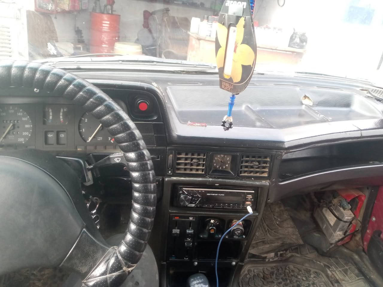 للبيع سياره كاديت الشرطه البصمه السعر 17 وبيها مجال ***********
