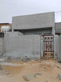 للبيع المساحه /100/الواجه 6 اله 20 سم والنزال 18/ مقابل الحسينيه الشيخ...