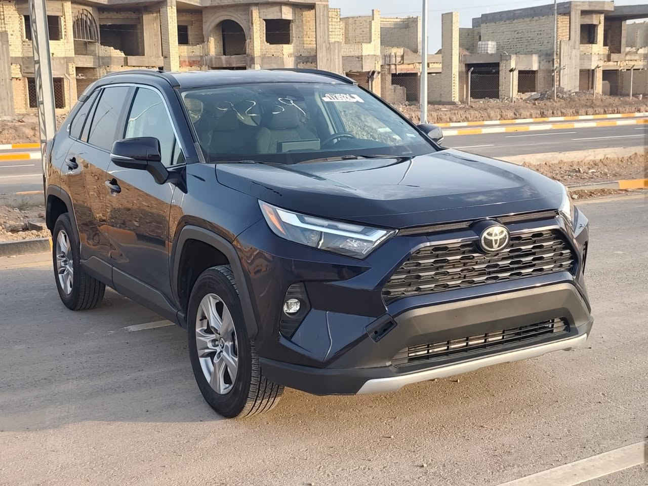 راف فور RAV4
بدون رقم

فئة XLE 
بانزين 
موديل 2023
ماشية 33 الف كيلو 
 AWDدفع رباعي  

بصمة 
دخول ذكي 
تحكم ستيرن 
كرسي كهرباء 
منظومة زينون بلادي
شاشة كبيرة 
كار بلي بلادي 
قطعتين تبريد 
5 وضعيات(ايكو-سبورت-نورمال- جبلي-ثلجي)
مانع انزلاق 
رادار تحديد مسار  
رادار جانبي 
رادار خلفي 
سايد بريك بصمة  
اشاير بلمري 
اوتو هولد 
ويل18
ايرباكات كلها سليمة 
حادث السياره امامي بدون شواصي 
السعر 210 $
***********
