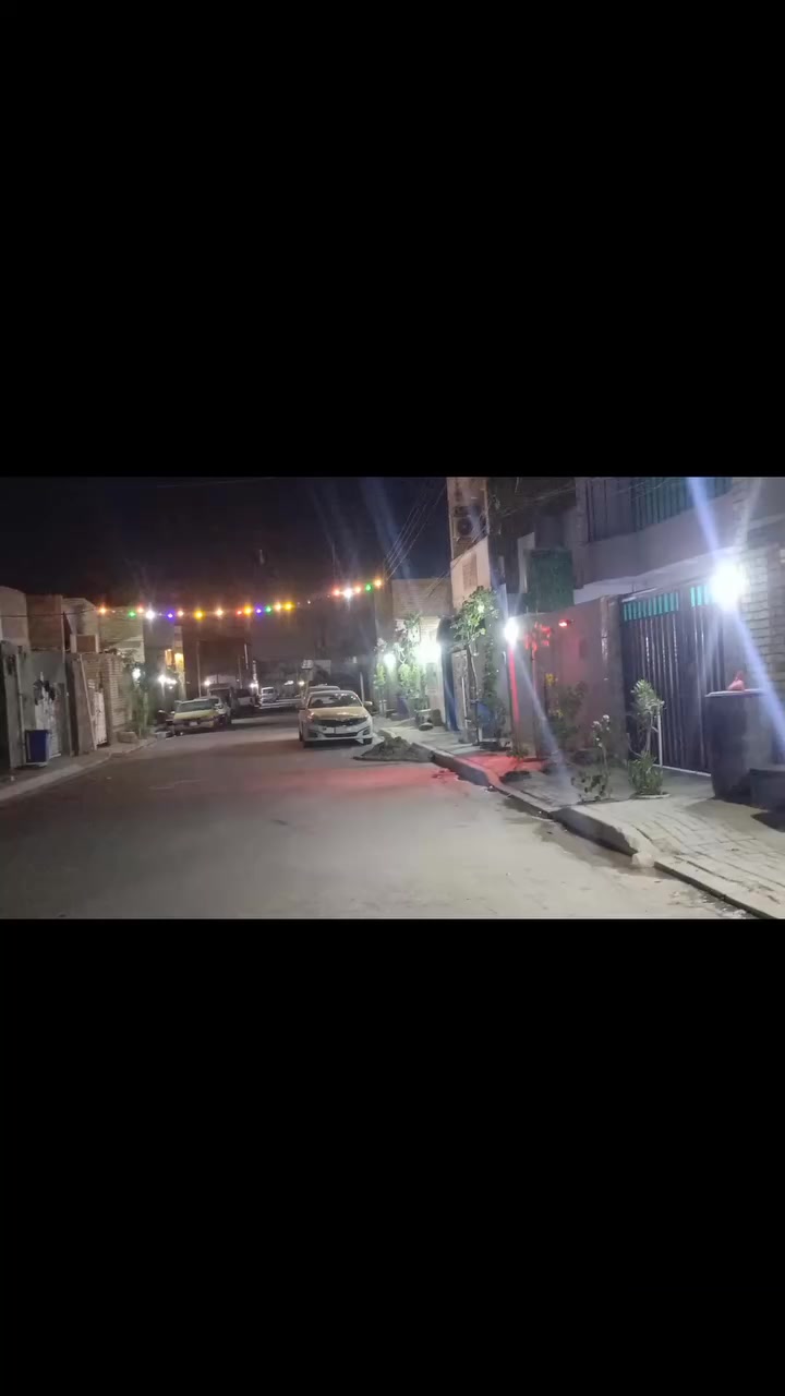 بيت 140 متر في منطقة حي الكوفه  فرع محطة ماء الهدى 
فرع  عريض 15 متر 
بيت طابق ونص 
بيت ع فرعين يشتغل 
طابق الفوك غرفه 7×5 وحمام فوق 
الطابق الجوه استقبال و مطبخ بارد 
وصاله وغرفة نوم  7×5 
حمام ومنور مطبخ حار 
محجر  ودرج بايه ومرايه 
السعر 110 مليون 
للاستفسار 
***********
