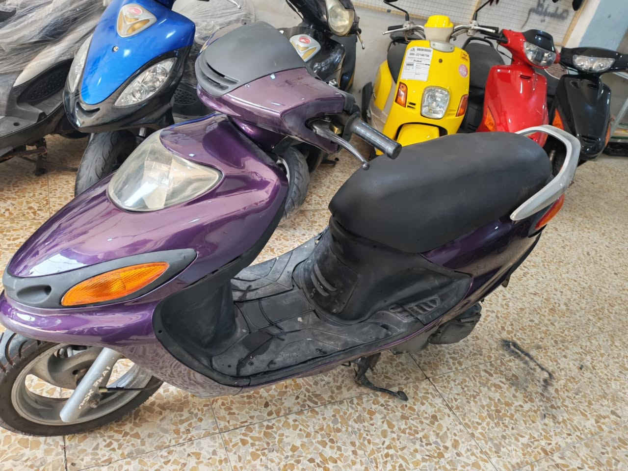 السلام عليكم دولفين للبيع كامله مكينه رمبه مابيهه اي نقص الدراجه جديده السعر 550 وبيهه مجال قليل العنوان الحمزة الغربي الاستفسار ***********
