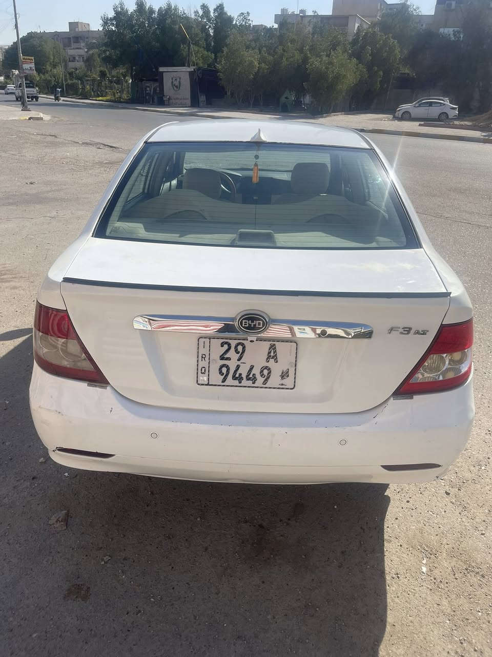 السلام عليكم  للبيع بي واي دي اف 3 
موديل 2013 رقم  واسط انكليزي 
مميز ب اسمي 
كير اوتو  مكينه لانسر  
حساسات خلفيه  
كامره 
شاشه 
اربعه دسك 
اي بي اس  
مكان السياره بغداد 
السعر ٦٢
***********@إشارةشارة@
