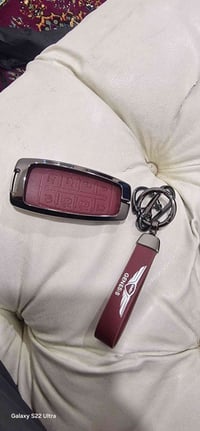 كفر سويتش سيارة جنيسيس gv70 وgv80  للبيع 40 الف  07516949909